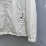 ⁦جاكيت برادا الرجالي الجديد بغطاء رأس⁩ - الصورة ⁦8⁩