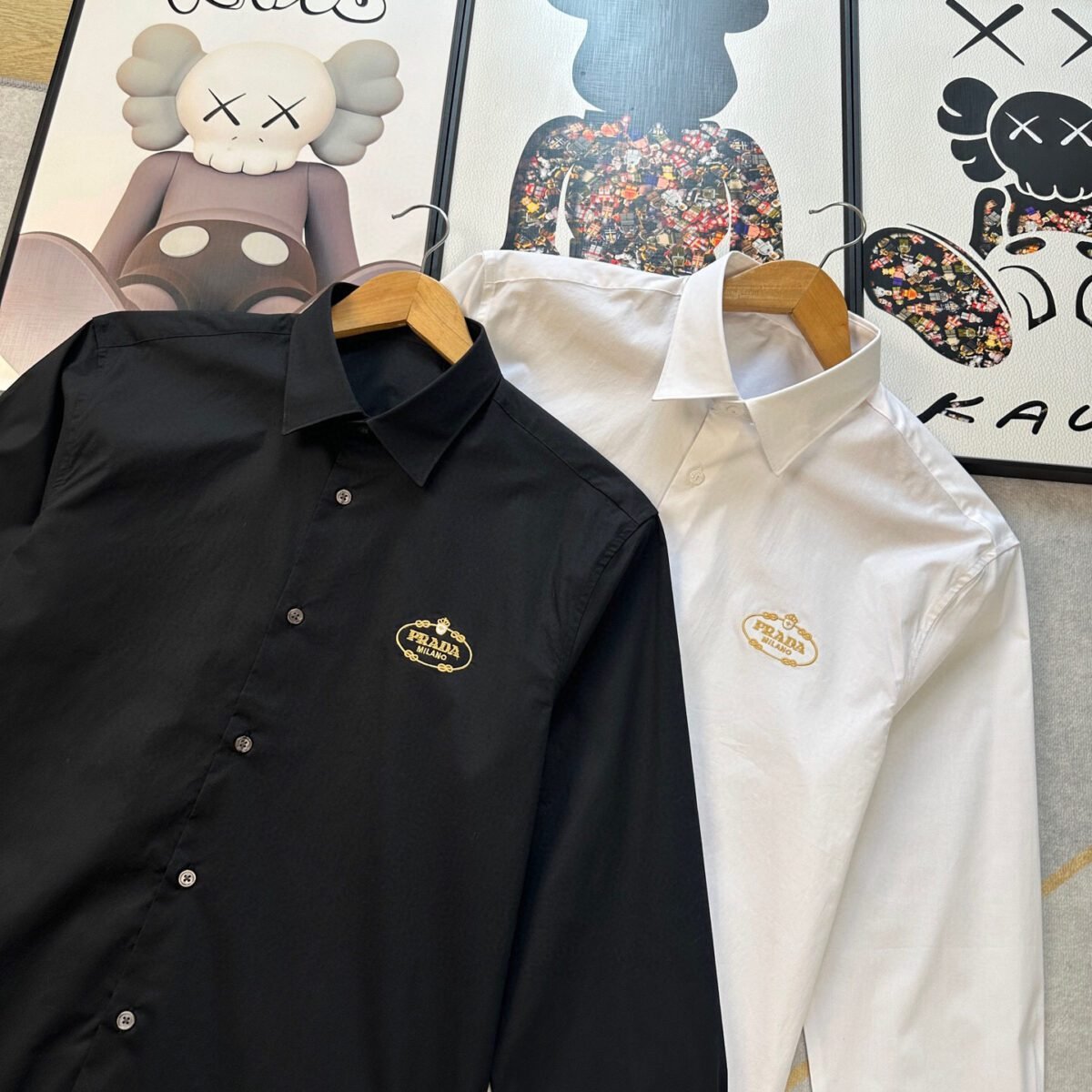 ⁦قميص برادا الجديد لرجال الأعمال، يتميز بأسلوب أنيق وعصري⁩ - الصورة ⁦3⁩