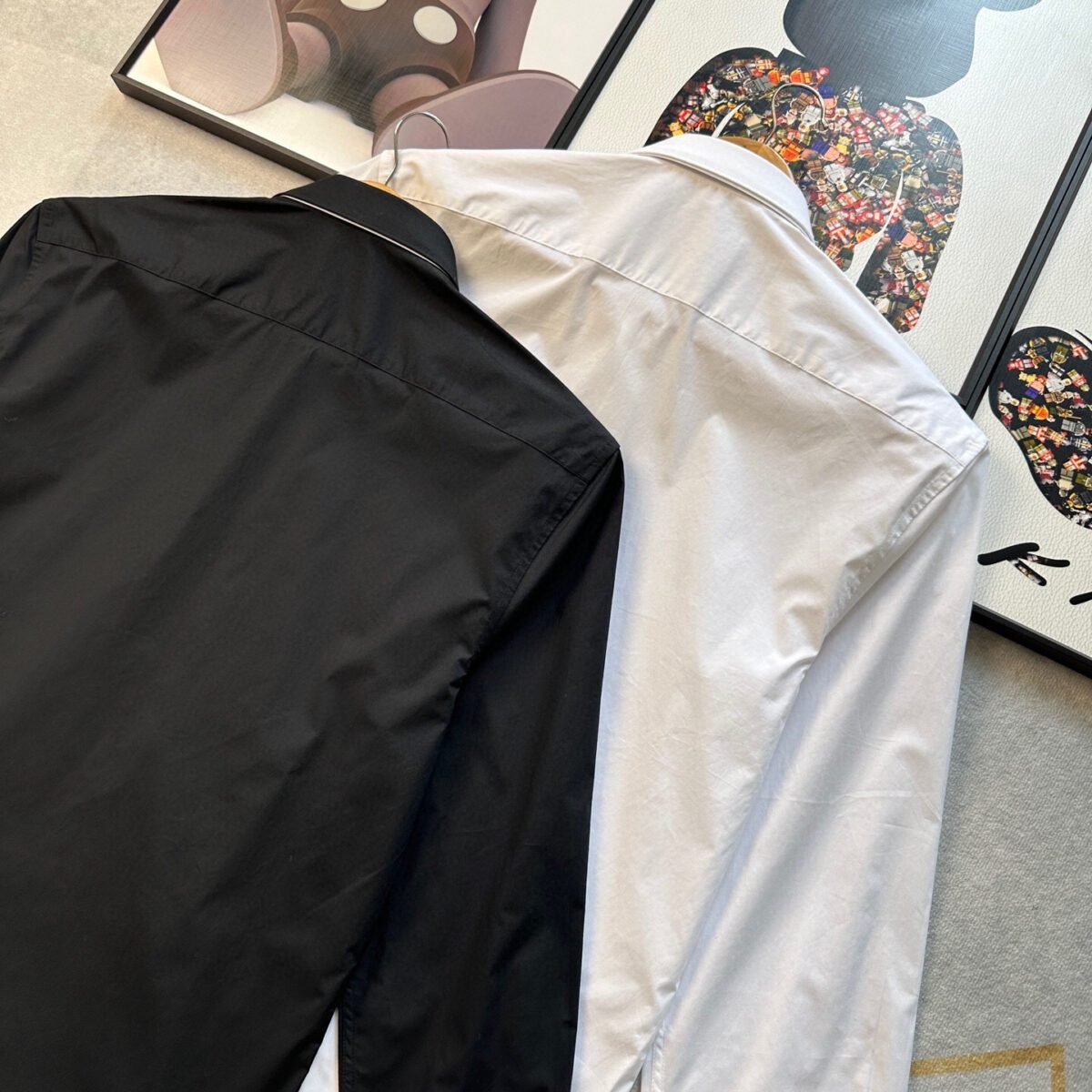 ⁦قميص برادا الجديد لرجال الأعمال، يتميز بأسلوب أنيق وعصري⁩ - الصورة ⁦6⁩