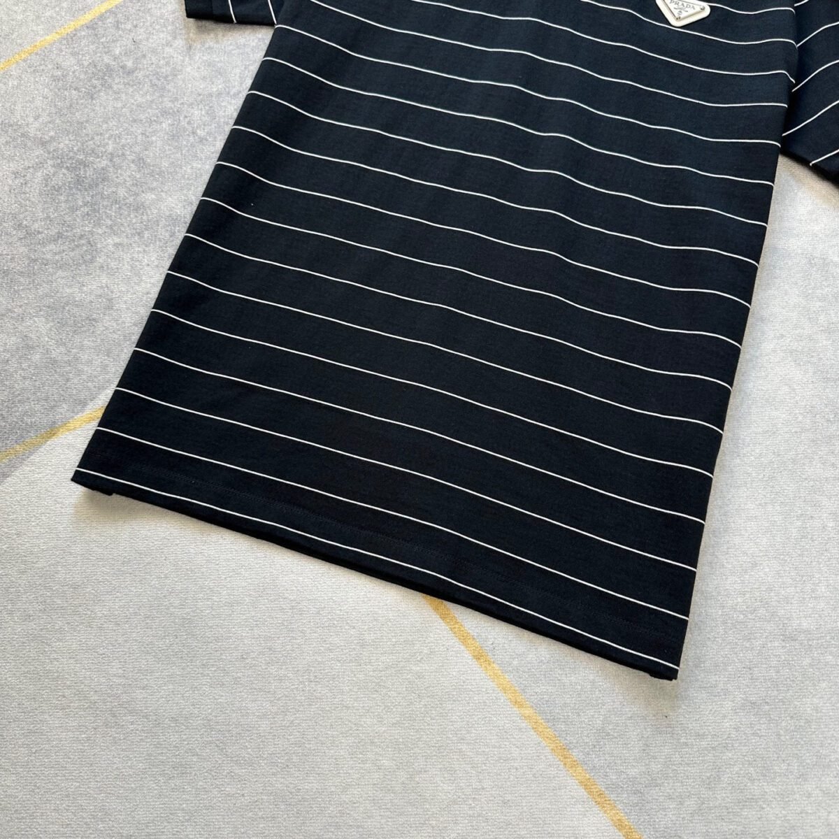 ⁦تي شيرت بولو برادا مخطط عالي الجودة بأكمام قصيرة وناعم ومحبوك.⁩ - الصورة ⁦6⁩