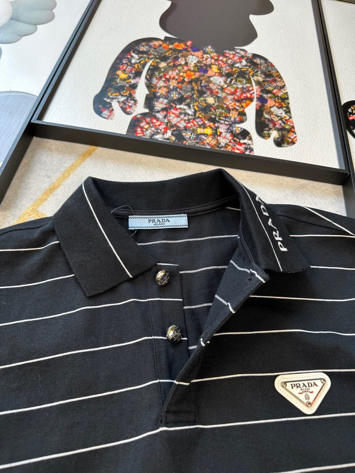 ⁦تي شيرت بولو برادا مخطط عالي الجودة بأكمام قصيرة وناعم ومحبوك.⁩ - الصورة ⁦5⁩