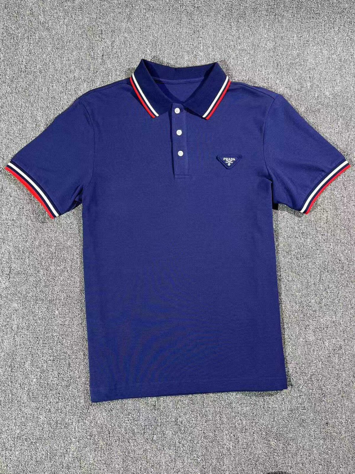⁦قميص بولو رجالي صيفي جديد من برادا، بأكمام قصيرة، بشعار كلاسيكي، مناسب للعمل، بتصميم كاجوال⁩ - الصورة ⁦4⁩