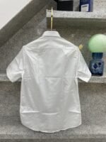 ⁦قميص برادا صيفي بأكمام قصيرة⁩ - الصورة ⁦2⁩