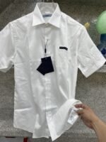 ⁦قميص برادا صيفي بأكمام قصيرة⁩ - الصورة ⁦3⁩