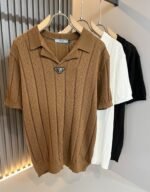 تي شيرت رجالي جديد من PRADA محبوك بأكمام قصيرة وياقة دائرية