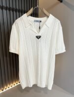 ⁦تي شيرت رجالي جديد من PRADA محبوك بأكمام قصيرة وياقة دائرية⁩ - الصورة ⁦4⁩