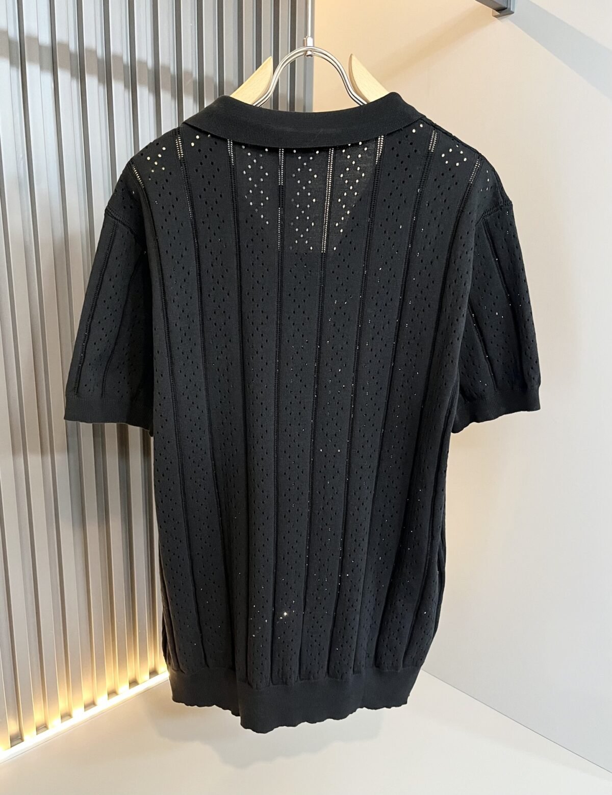 ⁦تي شيرت رجالي جديد من PRADA محبوك بأكمام قصيرة وياقة دائرية⁩ - الصورة ⁦7⁩