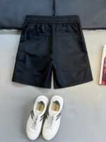 ⁦شورت جديد عالي الجودة، مصنوع من خامات وأقمشة متناسقة، وجيوب منسوجة، وشعار كلاسيكي مثلث الشكل⁩ - الصورة ⁦6⁩