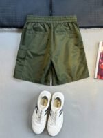 ⁦شورت جديد عالي الجودة، مصنوع من خامات وأقمشة متناسقة، وجيوب منسوجة، وشعار كلاسيكي مثلث الشكل⁩ - الصورة ⁦5⁩