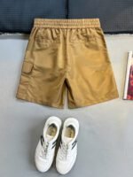 ⁦شورت جديد عالي الجودة، مصنوع من خامات وأقمشة متناسقة، وجيوب منسوجة، وشعار كلاسيكي مثلث الشكل⁩ - الصورة ⁦7⁩