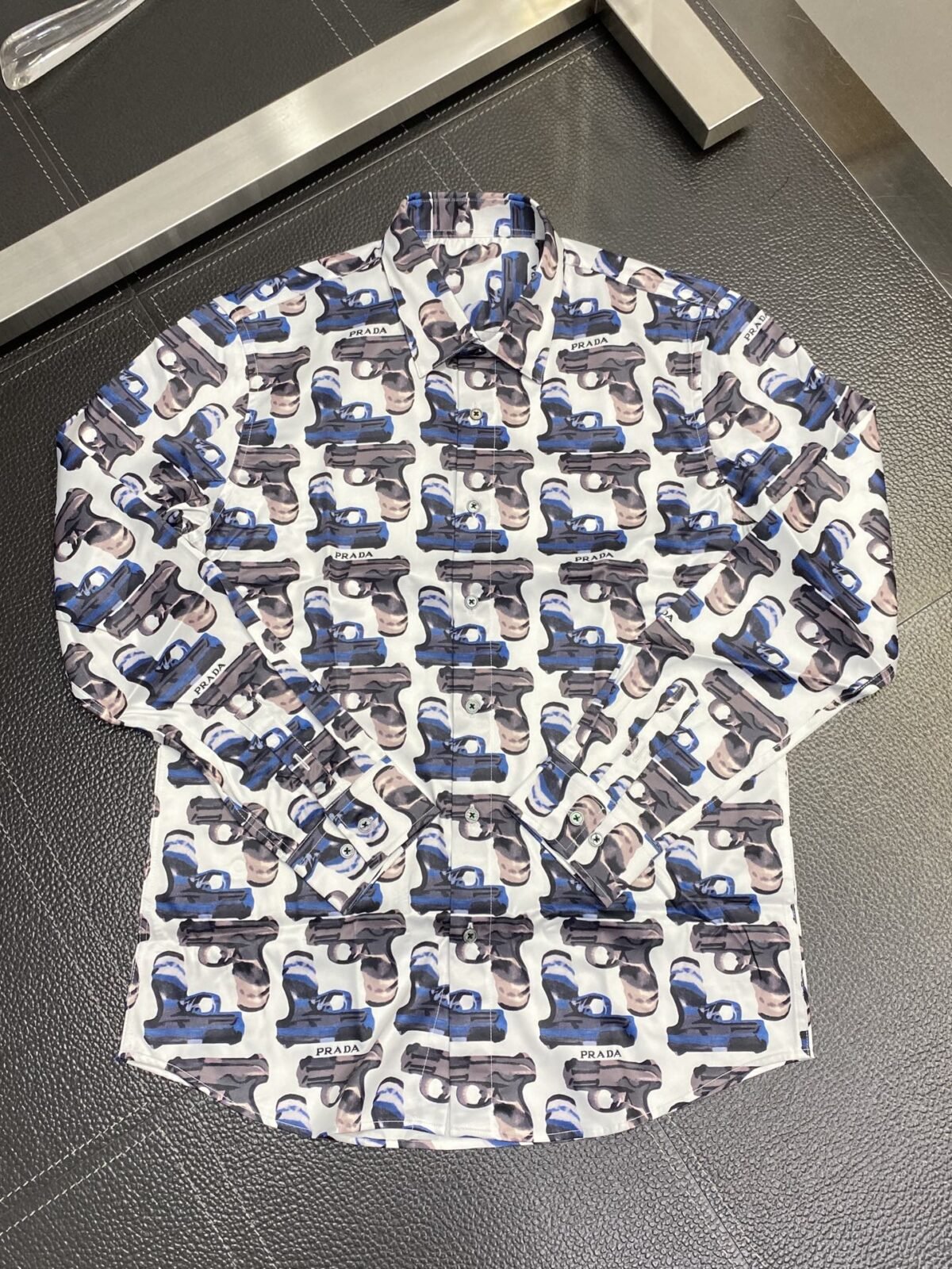 ⁦قميص برادا رجالي كاجوال جديد⁩ - الصورة ⁦3⁩