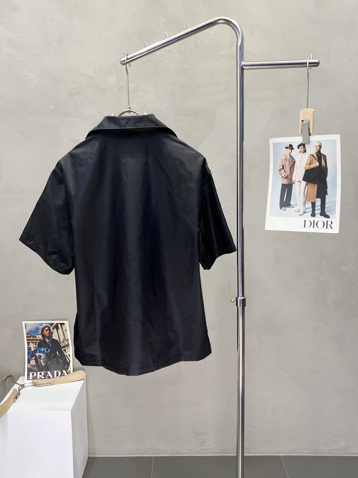 ⁦قميص برادا رجالي كاجوال جديد⁩ - الصورة ⁦2⁩