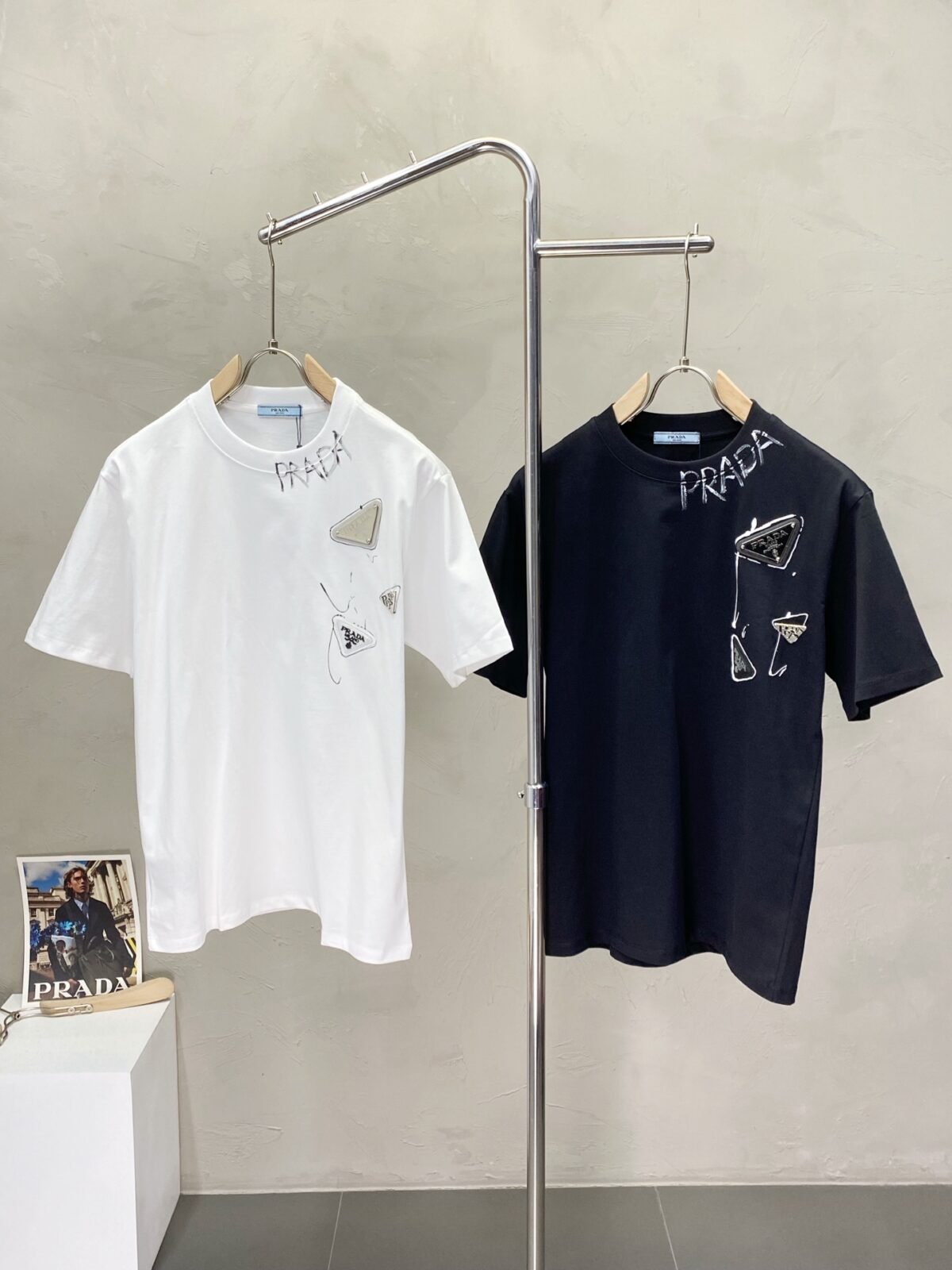 wsxc1747517999574_0 قميص برادا رجالي كاجوال بأكمام قصيرة - الصورة 1