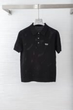 قميص برادا الرجالي الجديد المحبوك بأكمام قصيرة وياقة دائرية