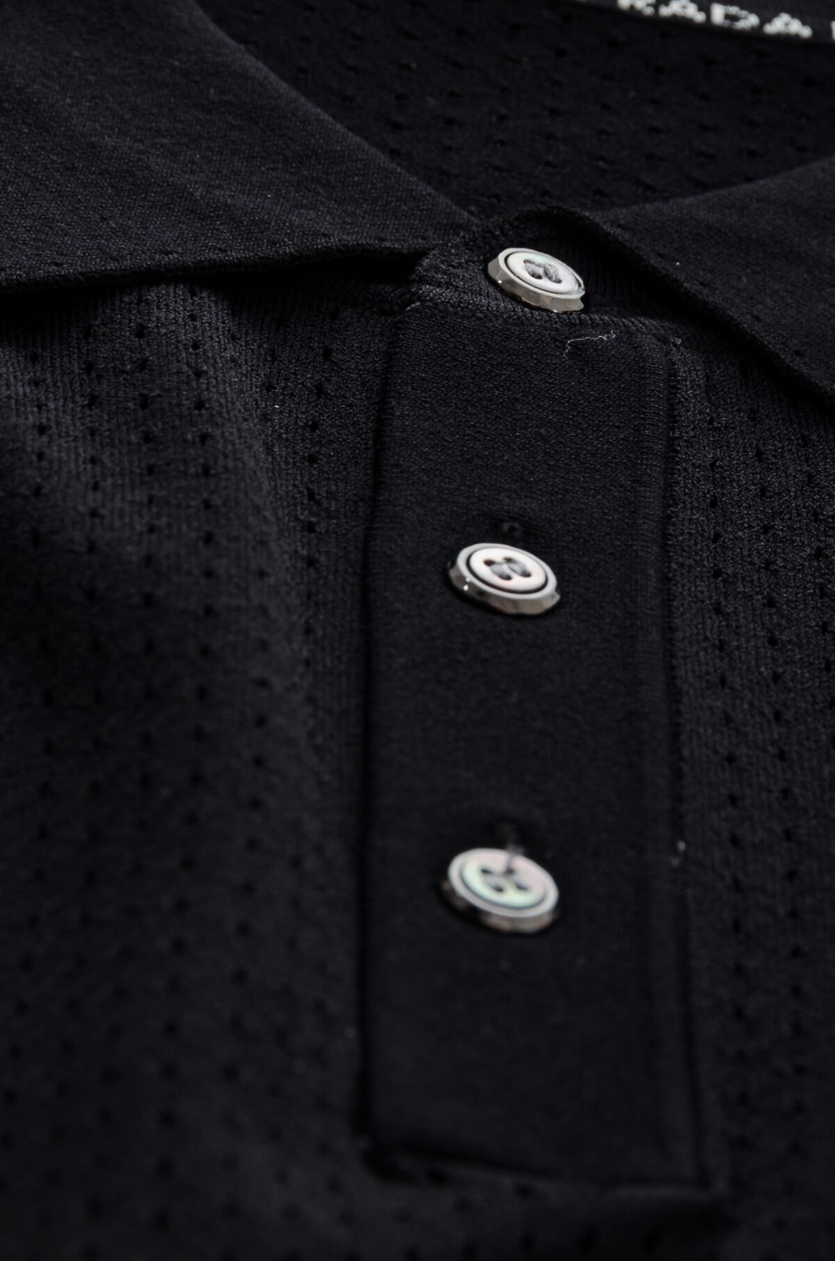 ⁦قميص برادا الرجالي الجديد المحبوك بأكمام قصيرة وياقة دائرية⁩ - الصورة ⁦4⁩