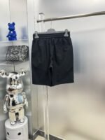 ⁦شورت شاطئ صيفي كاجوال جديد من برادا⁩ - الصورة ⁦4⁩