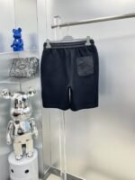 ⁦شورت شاطئ صيفي كاجوال جديد من برادا⁩ - الصورة ⁦2⁩
