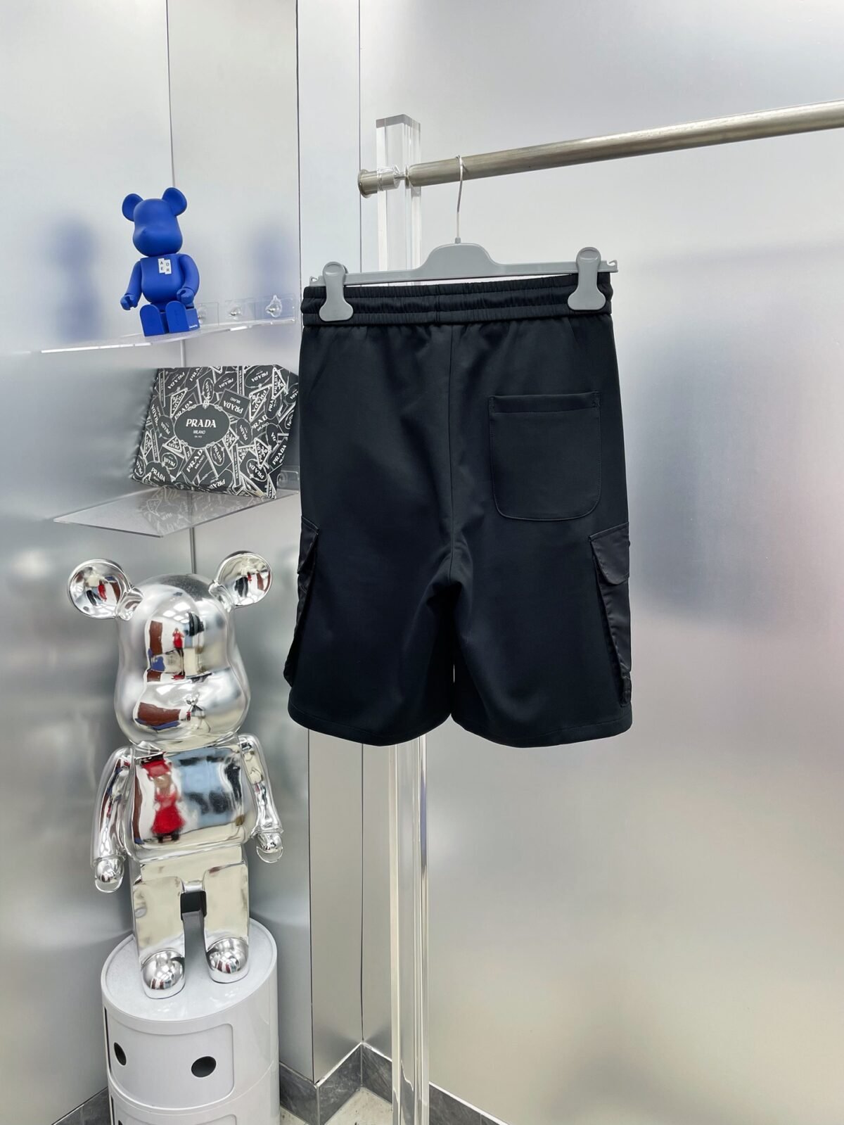 ⁦شورت برادا الصيفي الجديد بجيوب⁩ - الصورة ⁦2⁩