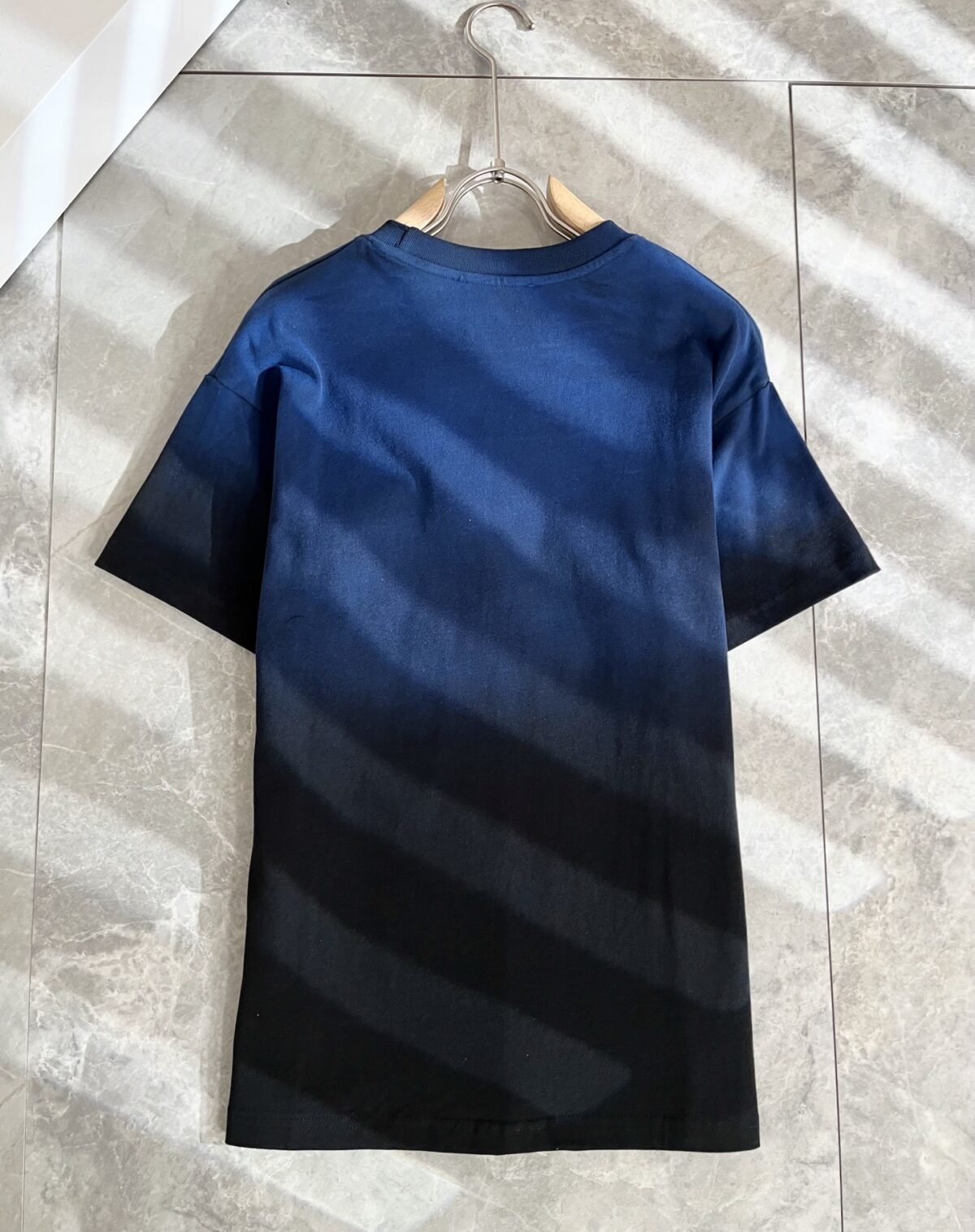 ⁦تيشيرت برادا الجديد بأكمام قصيرة للرجال والنساء⁩ - الصورة ⁦3⁩