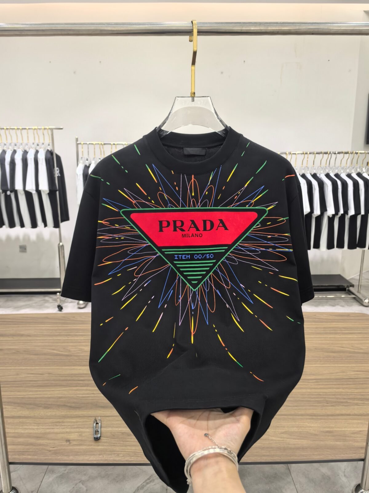 ⁦تيشيرت برادا الرجالي الأنيق بياقة دائرية وأكمام قصيرة⁩ - الصورة ⁦4⁩