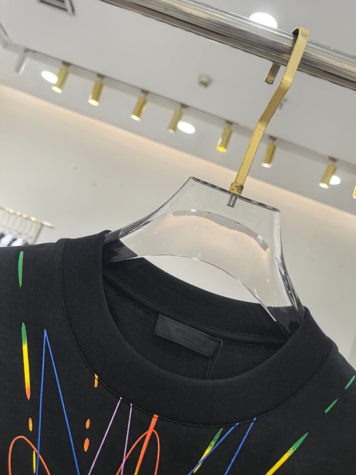 ⁦تيشيرت برادا الرجالي الأنيق بياقة دائرية وأكمام قصيرة⁩ - الصورة ⁦6⁩