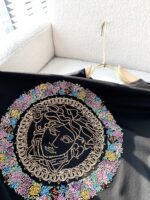 ⁦تيشيرتات فيرساتشي الجديدة للرجال والنساء بأكمام قصيرة.⁩ - الصورة ⁦8⁩