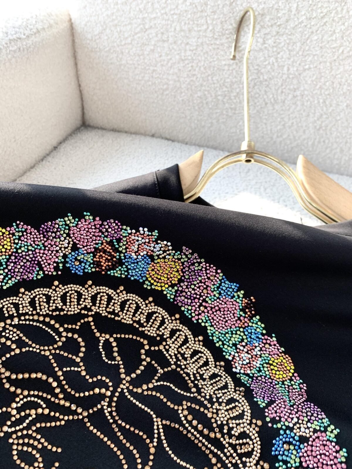 ⁦تيشيرتات فيرساتشي الجديدة للرجال والنساء بأكمام قصيرة.⁩ - الصورة ⁦2⁩