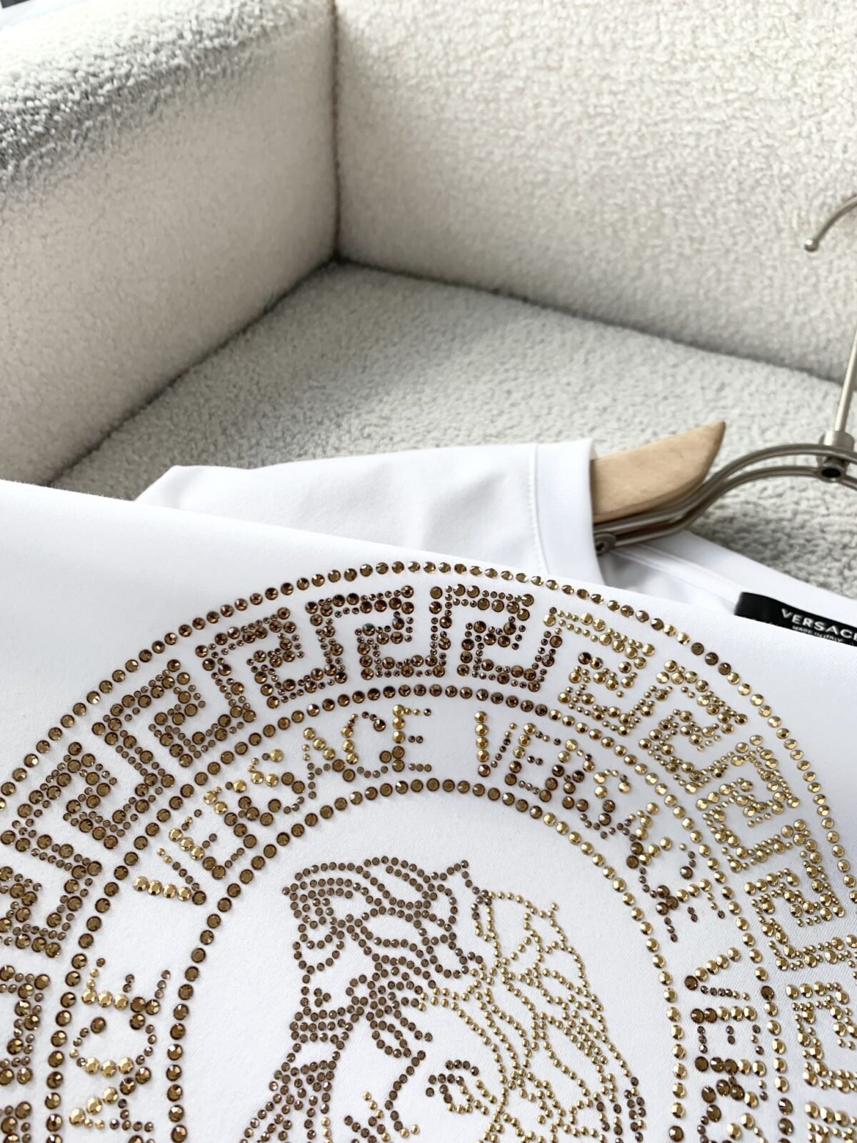 ⁦تيشيرتات فيرساتشي الجديدة للرجال والنساء بأكمام قصيرة.⁩ - الصورة ⁦7⁩