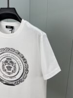 ⁦تي شيرت فيرساتشي الجديد بأكمام قصيرة⁩ - الصورة ⁦7⁩