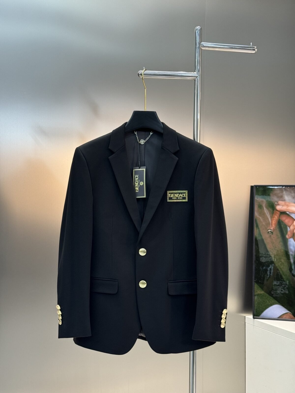 ⁦جاكيت بدلة كاجوال جديد من فيرساتشي⁩ - الصورة ⁦1⁩