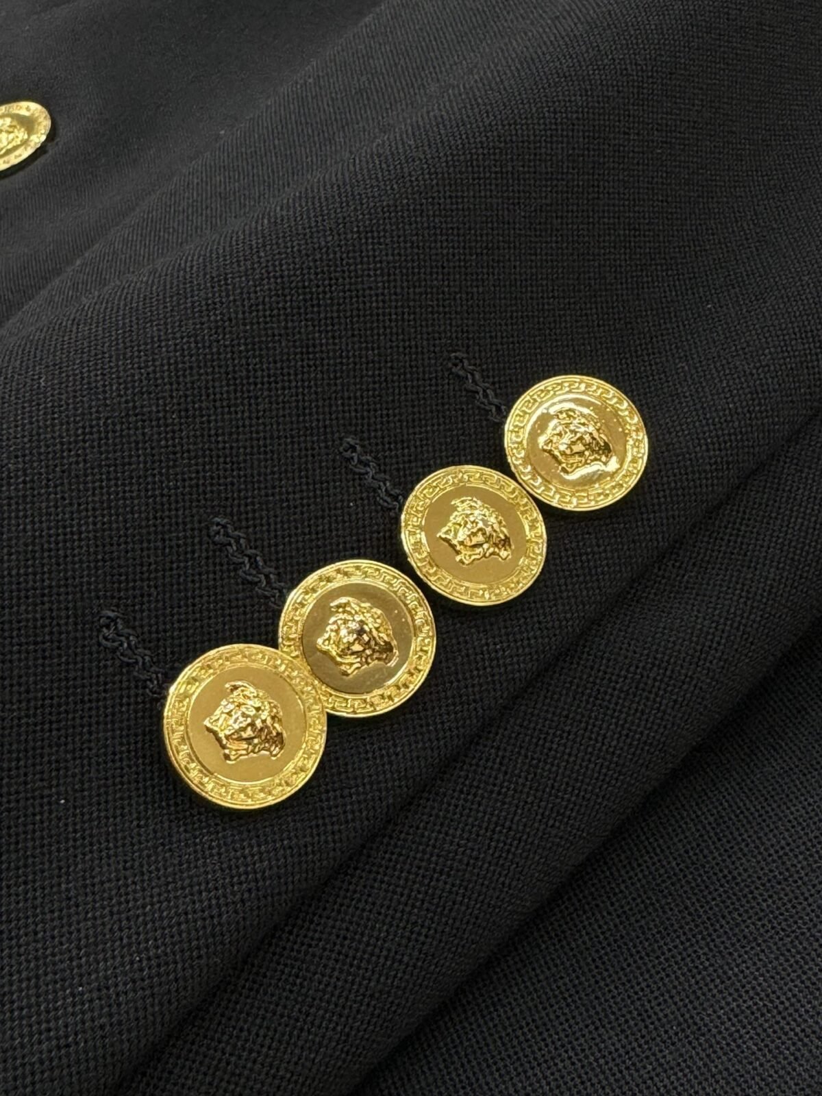 ⁦جاكيت بدلة كاجوال جديد من فيرساتشي⁩ - الصورة ⁦9⁩