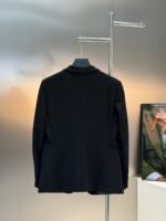 ⁦جاكيت بدلة كاجوال جديد من فيرساتشي⁩ - الصورة ⁦3⁩