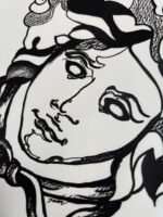 ⁦تيشيرت قطني بياقة دائرية وأكمام قصيرة من منتجات فيرساتشي الجديدة⁩ - الصورة ⁦9⁩