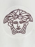 ⁦تيشيرت فيرساتشي عصري وعملي بياقة دائرية وأكمام قصيرة⁩ - الصورة ⁦6⁩