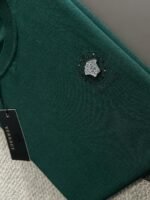 ⁦تيشيرت فيرساتشي ناعم ومريح، بياقة دائرية، ناعم على البشرة⁩ - الصورة ⁦7⁩