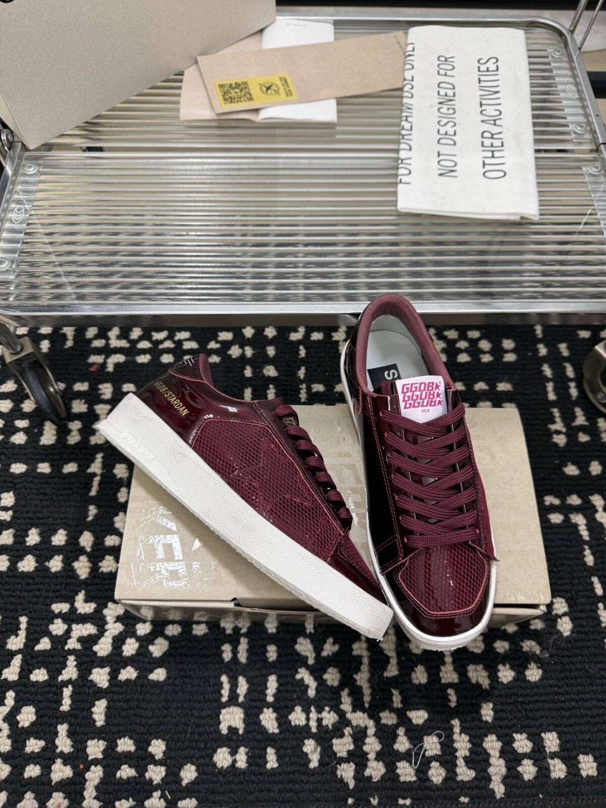 ⁦شوز Stardan من غولدن غوس⁩ - الصورة ⁦1⁩