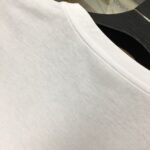 ⁦تيشيرت فيرساتشي جديد كاجوال بياقة دائرية وأكمام قصيرة⁩ - الصورة ⁦7⁩