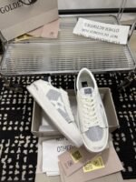 شوز Stardan من غولدن غوس