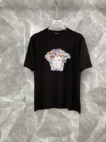 ⁦تيشيرت فيرساتشي ربيع وصيف بأكمام قصيرة⁩ - الصورة ⁦3⁩