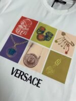 ⁦تي شيرت رجالي جديد من فيرساتشي مطبوع برقبة دائرية وأكمام قصيرة⁩ - الصورة ⁦5⁩