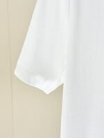 ⁦تيشيرت فيرساتشي عصري وعملي بياقة دائرية وأكمام قصير⁩ - الصورة ⁦6⁩