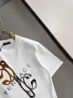 ⁦تيشيرت فيرساتشي ربيع وصيف جديد، مصنوع من القطن الخالص، بأكمام قصيرة، وياقة دائرية.⁩ - الصورة ⁦4⁩