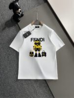 تيشيرت فندي الجديد من القطن بياقة دائرية وأكمام قصيرة