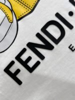 ⁦تيشيرت فندي الجديد من القطن بياقة دائرية وأكمام قصيرة⁩ - الصورة ⁦8⁩