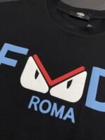 ⁦قميص رجالي كاجوال بأكمام قصيرة من فندي⁩ - الصورة ⁦9⁩