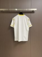 ⁦تيشيرت فندي قصير الأكمام بشعار الوحش⁩ - الصورة ⁦5⁩