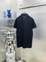 ⁦قميص بولو صيفي جديد من فندي، بأكمام قصيرة، مطرز بأحرف، ياقة دائرية⁩ - الصورة ⁦4⁩