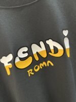 ⁦تيشيرت فندي الجديد ربيع وصيف كامل بياقة دائرية وأكمام قصيرة⁩ - الصورة ⁦9⁩