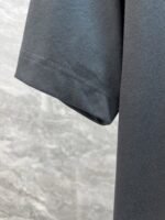 ⁦تيشيرت فندي الجديد ربيع وصيف كامل بياقة دائرية وأكمام قصيرة⁩ - الصورة ⁦8⁩