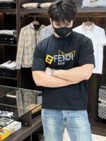 ⁦تيشيرت فندي الرجالي العصري، كاجوال بأكمام قصيرة، بتصميم جديد وعصري⁩ - الصورة ⁦6⁩